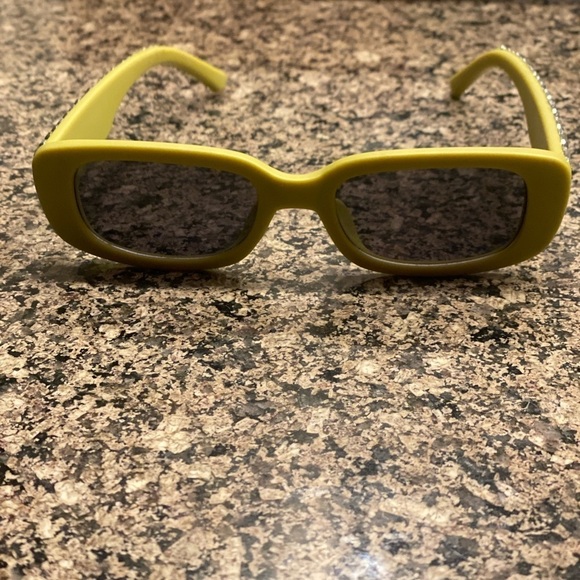 🚨Green Shades🚨 - Picture 2 of 4